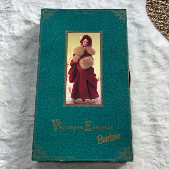 Vintage 1994 Victorian Elegance Barbie - Exclusively made for Hallmark - Picture 3 of 8
